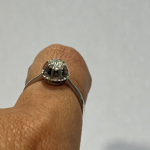 Bague Empierrée en Diamant en Or Blanc 18 Carats