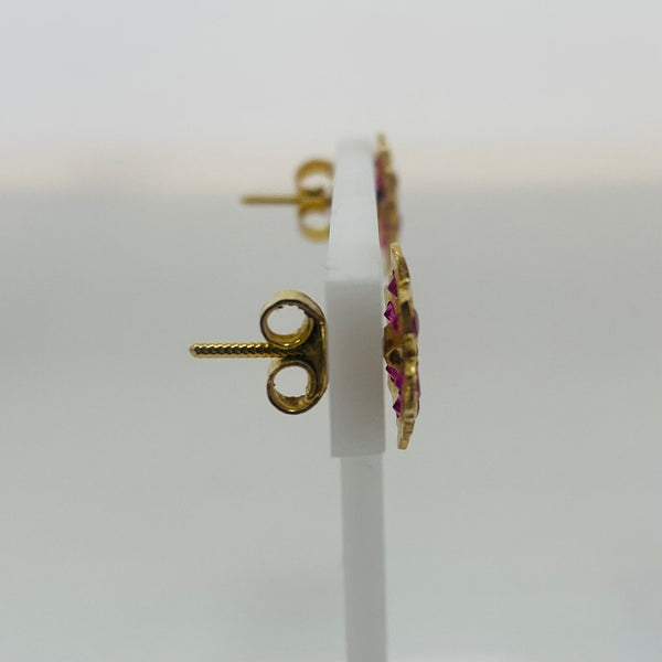 Boucles d'oreilles en or jaune avec pierres roses