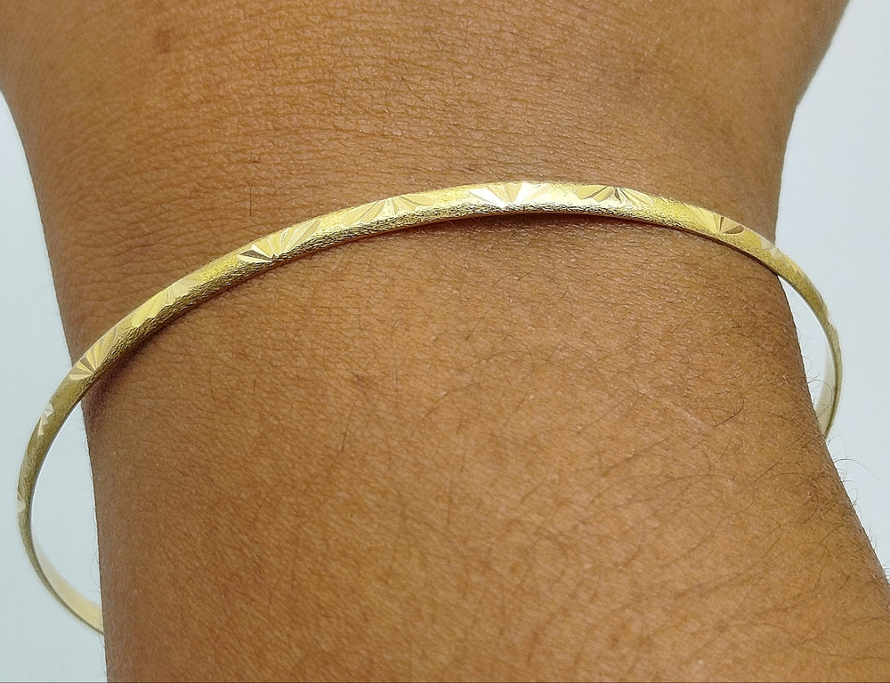 Bracelet jonc en Or Jaune 18K  5.84 Grs