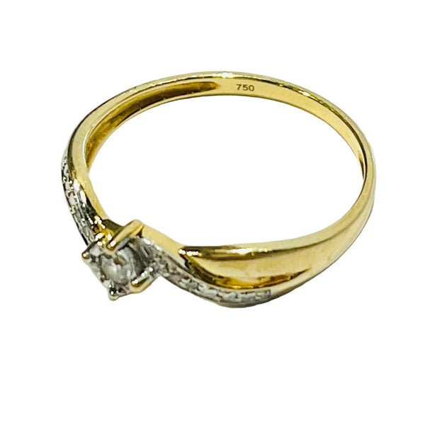 Bague en Or Jaune 18K sertie de Diamants