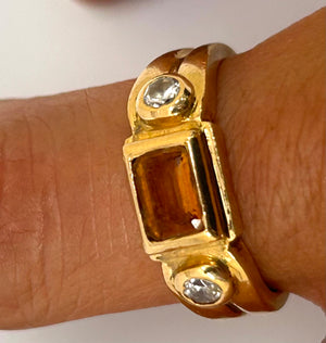 Bague en Or Jaune 18K avec Citrine et Oxyde de Zirconium