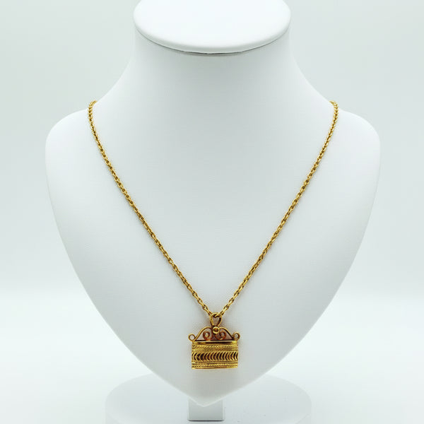 Collier Princesse en Or Jaune 18 Carats avec Pendentif