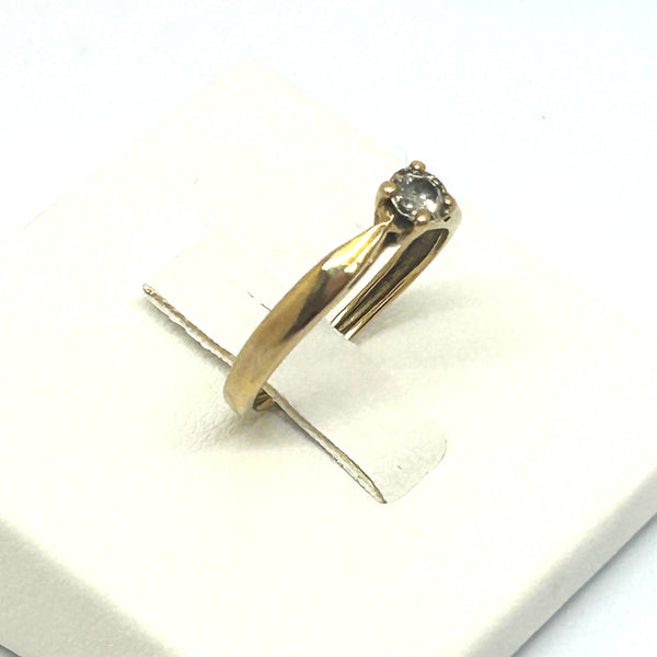 Bague solitaire en or jaune avec diamant