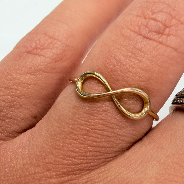 Bagues infini en or jaune 18k