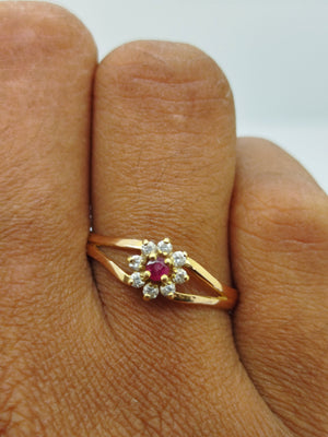 Bague en or jaune 18 carats avec oxyde de zirconium