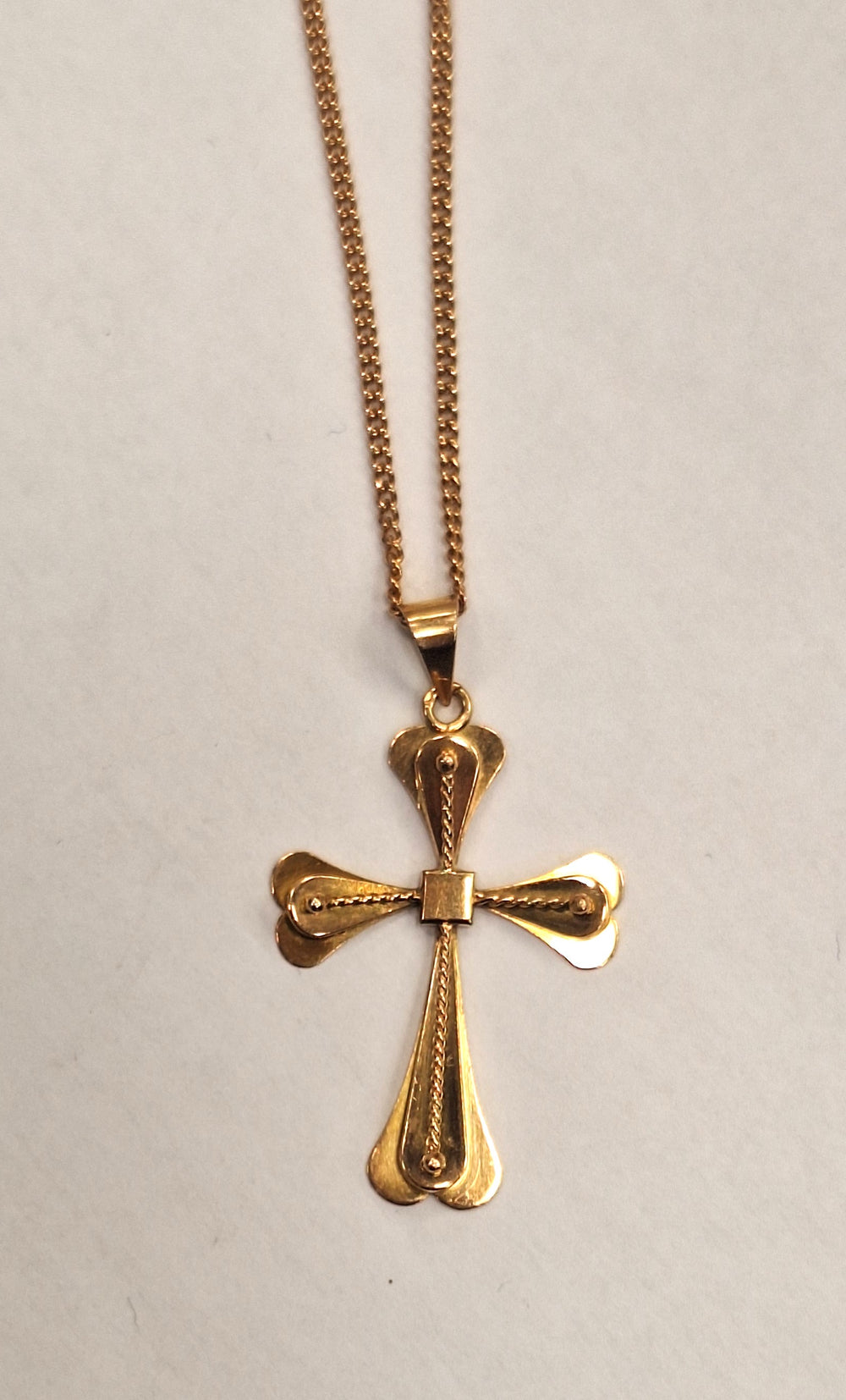 Pendentif Croix Or Jaune 18K Tête d'Aigle 2.38 Grs