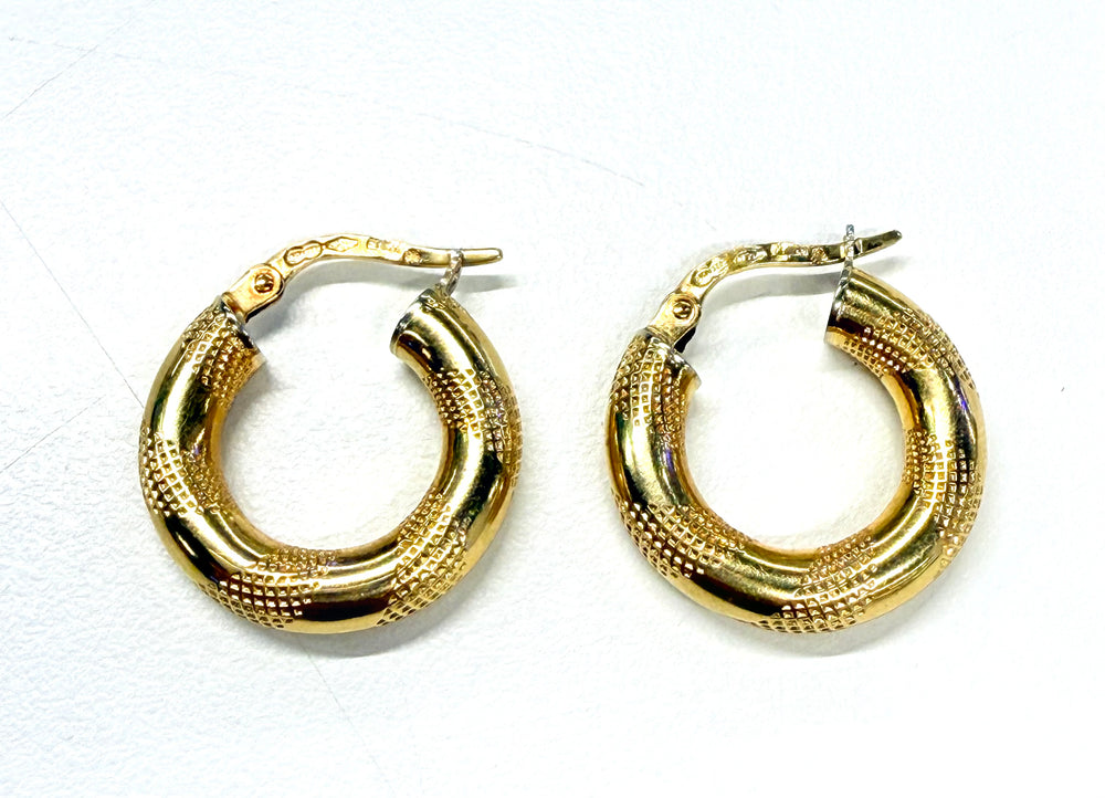 Boucles d'oreilles créoles en or jaune 18k 2.38 Grs