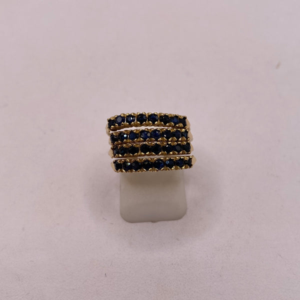 Bagues en or jaune 18 K avec saphir