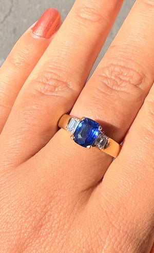 Bague en Or Jaune 18k avec Saphir et Diamants - T 56