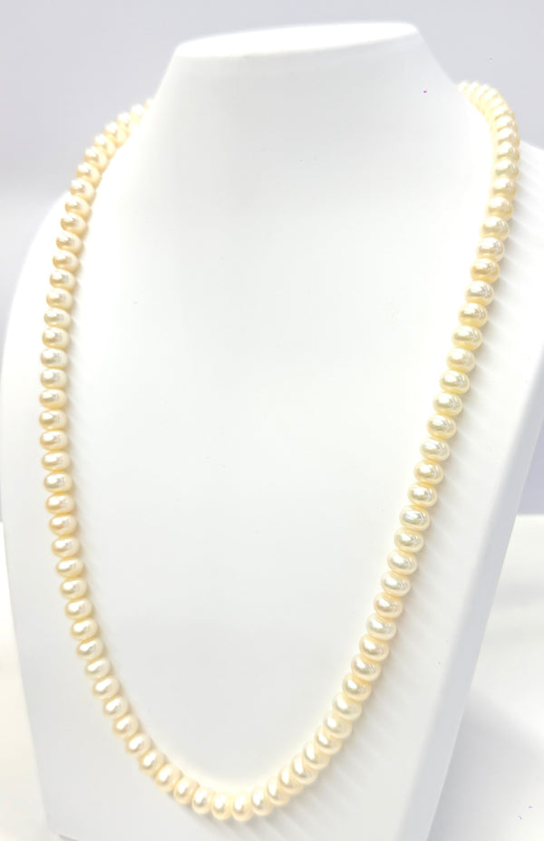 Collier sautoir en or jaune 18 carats et Perles