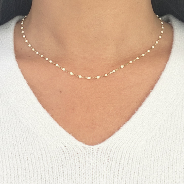 Collier ras du cou perles résine beige or 18 carats