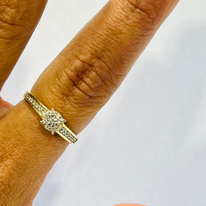 Bague Sertie de 25 Diamants en Or Jaune 18K