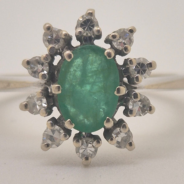 Bague Marguerite en Or Blanc Diamants et Emeraude 18 K - T 53