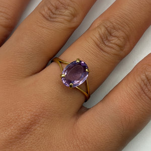 Bague en or jaune avec améthyste