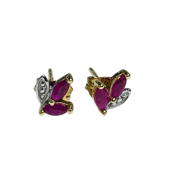 Boucles d'oreilles en or jaune avec pierre grenat