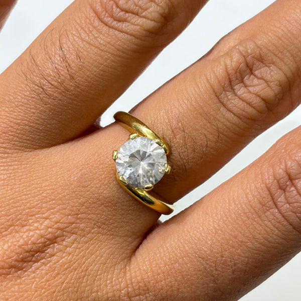 Solitaire en or jaune 18k et zirconium
