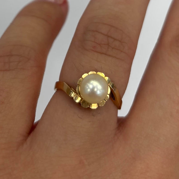 Bague en Or Jaune avec Perle Nacrée 18k