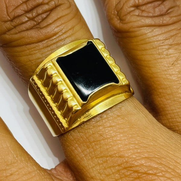 Chevalière en or jaune 18K - 8.37 G