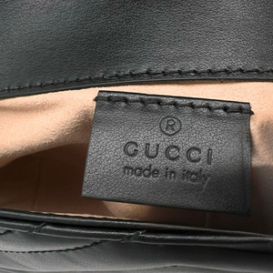 Mini sac à bandoulière Gucci Marmont en cuir noir