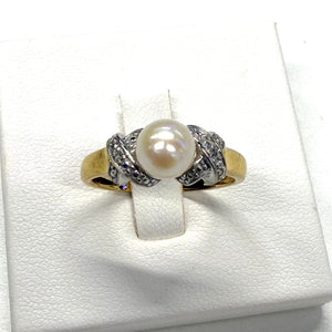 Bague perle d'eau douce et diamants en or 18k