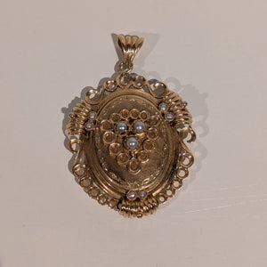 Pendentif boite en or jaune avec perles naturelles