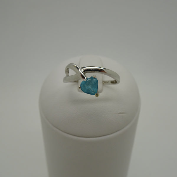 Bague en Or blanc 18K avec spinelle bleu