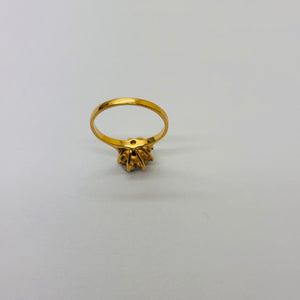 Bague Marguerite en Or Jaune 18 Carats avec Emeraude - 3.39 Grs