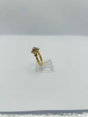 Bague en or jaune avec pierre centrale oxyde de zirconium