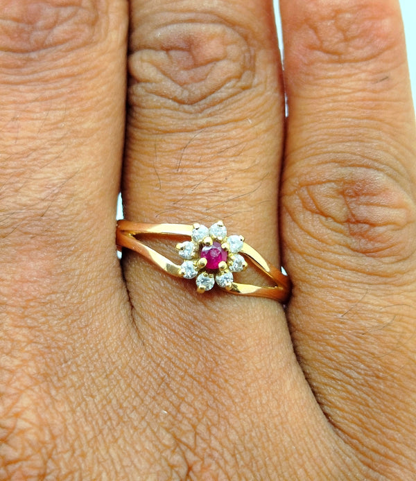 Bague en or jaune 18 carats avec oxyde de zirconium
