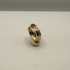 Bague en Or Jaune, Or Blanc 18K avec Diamants et Rubis 3.89 Grs Taille 54