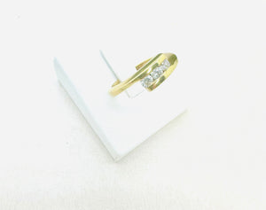 Bague en Or jaune 3 diamants 18K