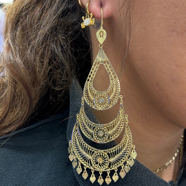Boucles d'oreilles pendantes en or jaune 18K - 22.20gr