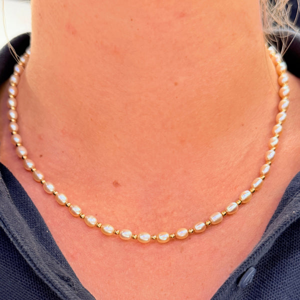 Collier ras du cou en perles d'eau et Or Jaune 18K