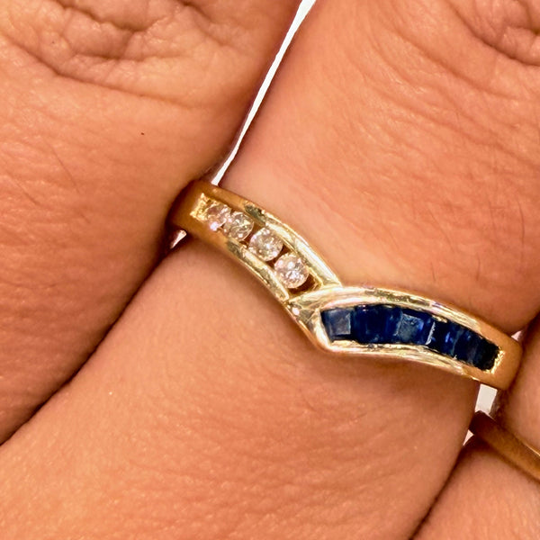 Bague en Or Jaune 18 K avec Diamants et Saphir