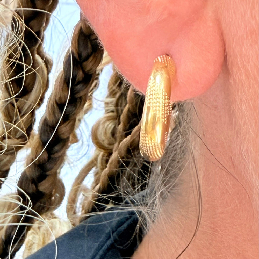 Boucles d'oreilles créoles en or jaune 18k 2.38 Grs