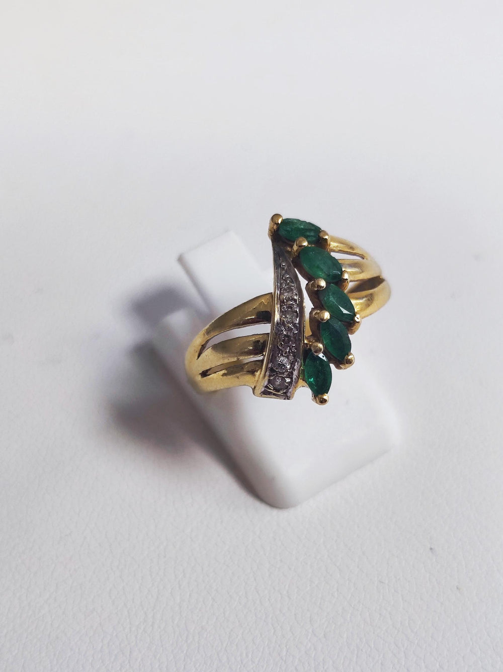 Bague Or Jaune 18K avec Oxyde de Zirconium
