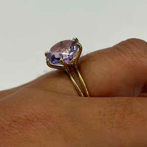 Bague en or jaune 18k et améthyste