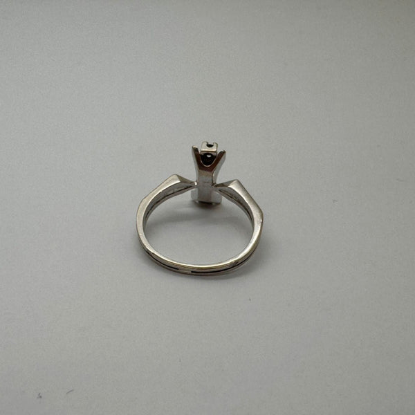 Bague en or blanc 18 carats avec zirconium et saphir – T 50,5