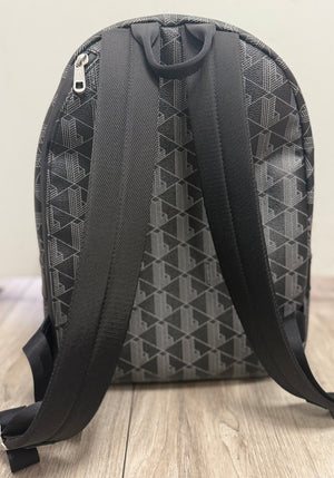 Sac à dos Monogram Lacoste The Blend – Coloris Noir et Gris