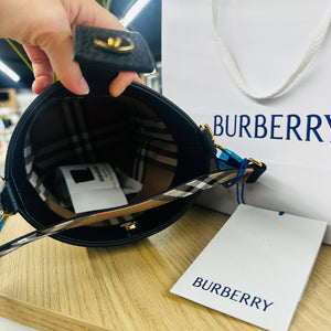 Sac Burberry SM Bucket Noir - Comme Neuf