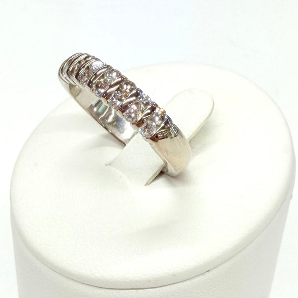Exquise bague en Or Gris avec diamants