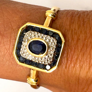 Bague Or Jaune 18K avec Saphir entouré de 18 saphirs avec effet diamanté