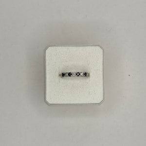 Alliance en Or Blanc 18K avec Diamants et Saphirs