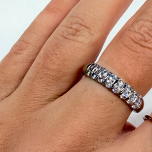 Exquise bague en Or Gris avec diamants