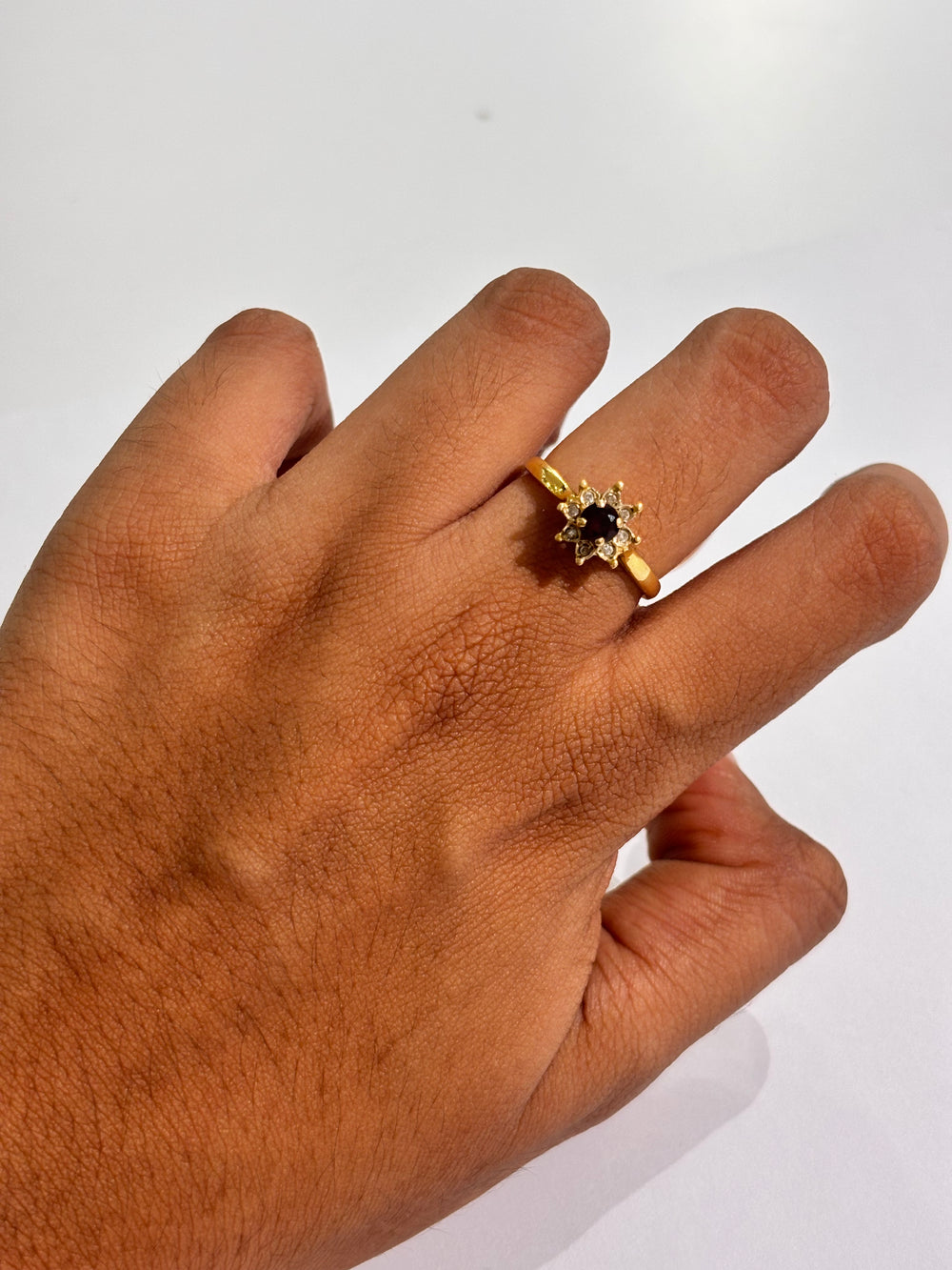 Bague Marguerite en Or Jaune avec Diamants et Pierres