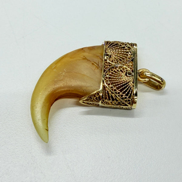 Pendentif griffe de tigre en or jaune 14 K