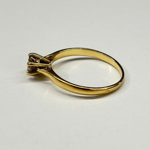 Bague Solitaire en Or Jaune  avec  Oxyde de Zirconium