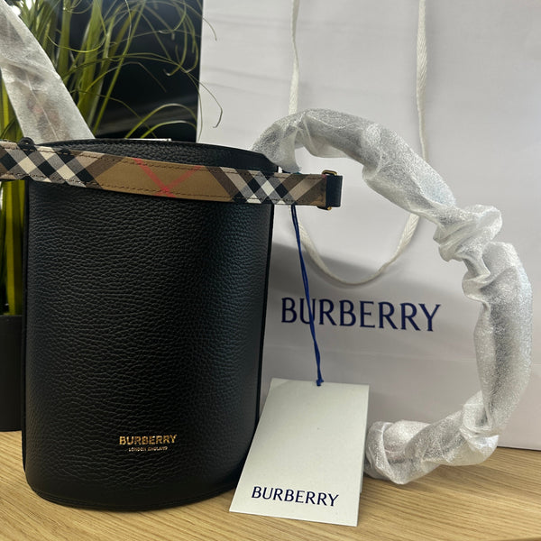 Sac Burberry SM Bucket Noir - Comme Neuf