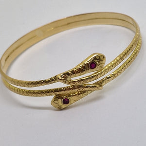 Bracelet Jonc Serpent en Or Jaune 18 Carats avec Rubis 28.31 Grs