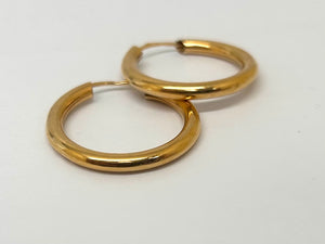 Boucles d'oreilles créoles en or jaune 18K